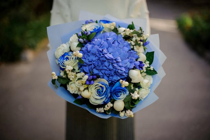 blue flowers delivery